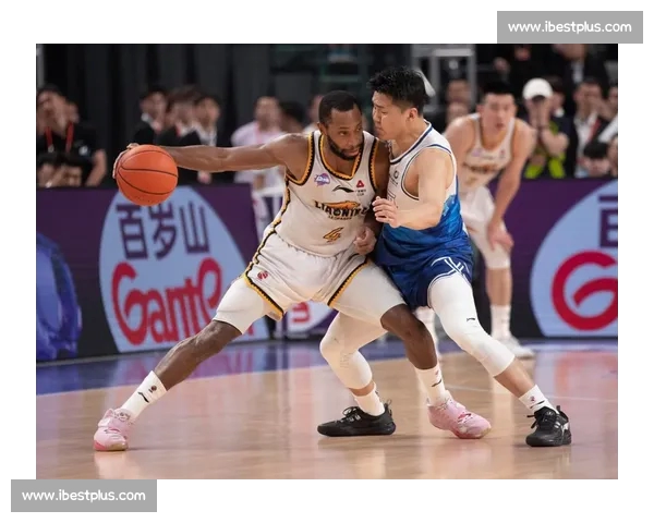 今日体育热点:足球世界杯预选赛激战正酣 篮球CBA季后赛迎来激烈对决